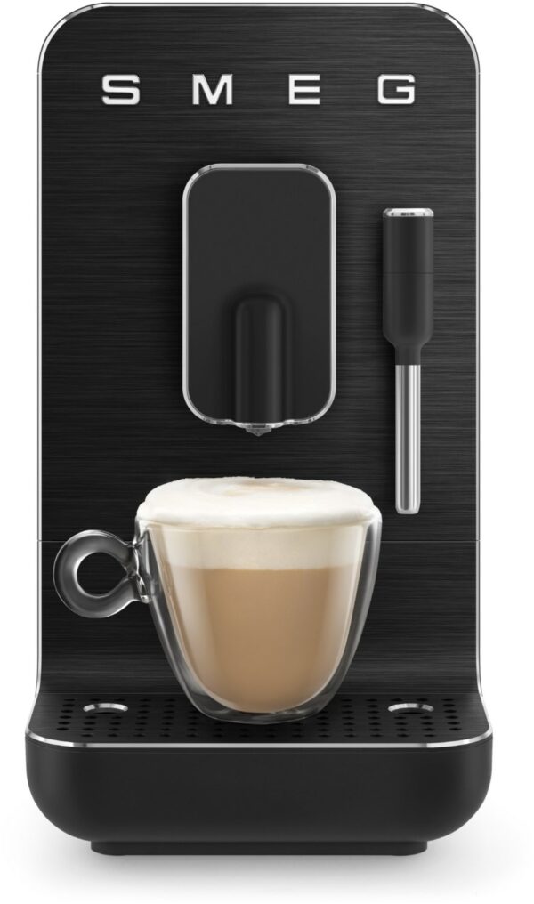 Smeg BCC02FBMEU Kaffee-Vollautomat full black-matt